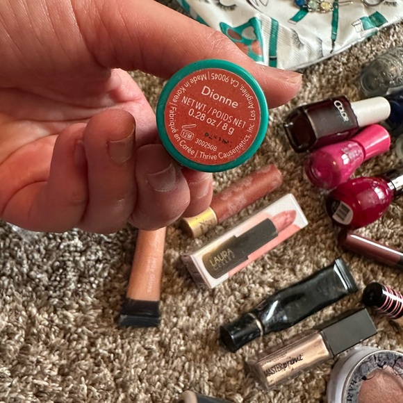 Assorted Women's Accessories Set - Picture 7 of 8